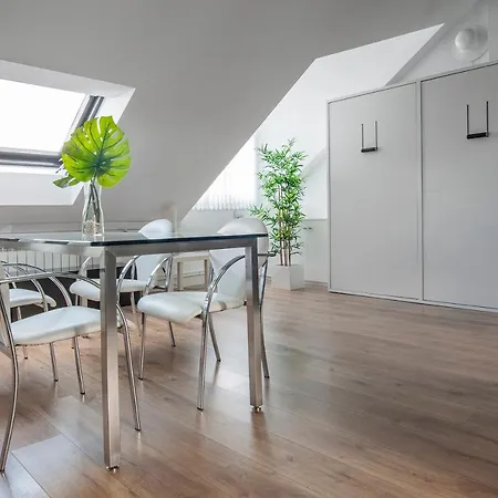 Oktheway Loft Maestranza